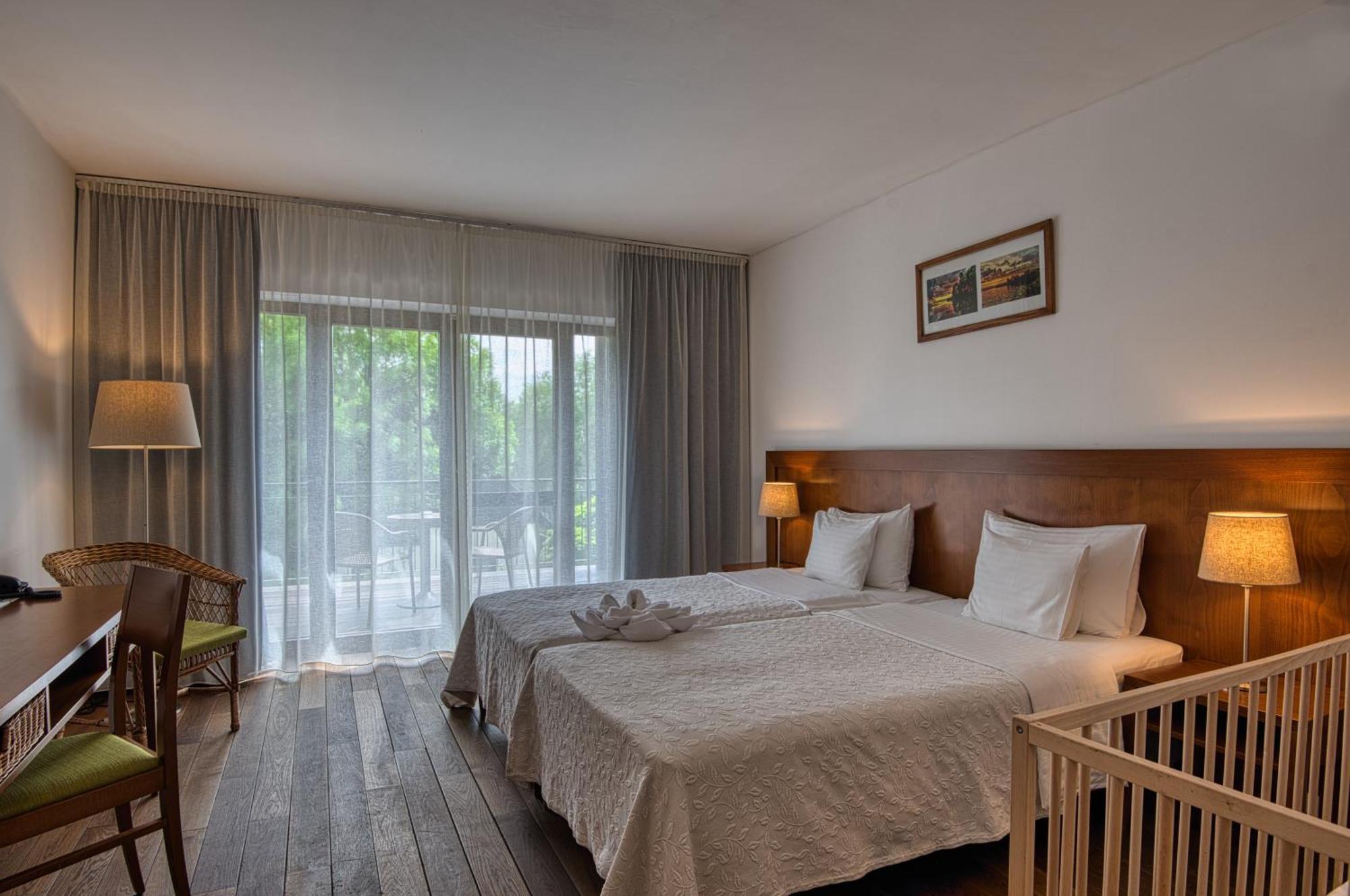 Tisza Balneum Hotel Tiszafured Ngoại thất bức ảnh