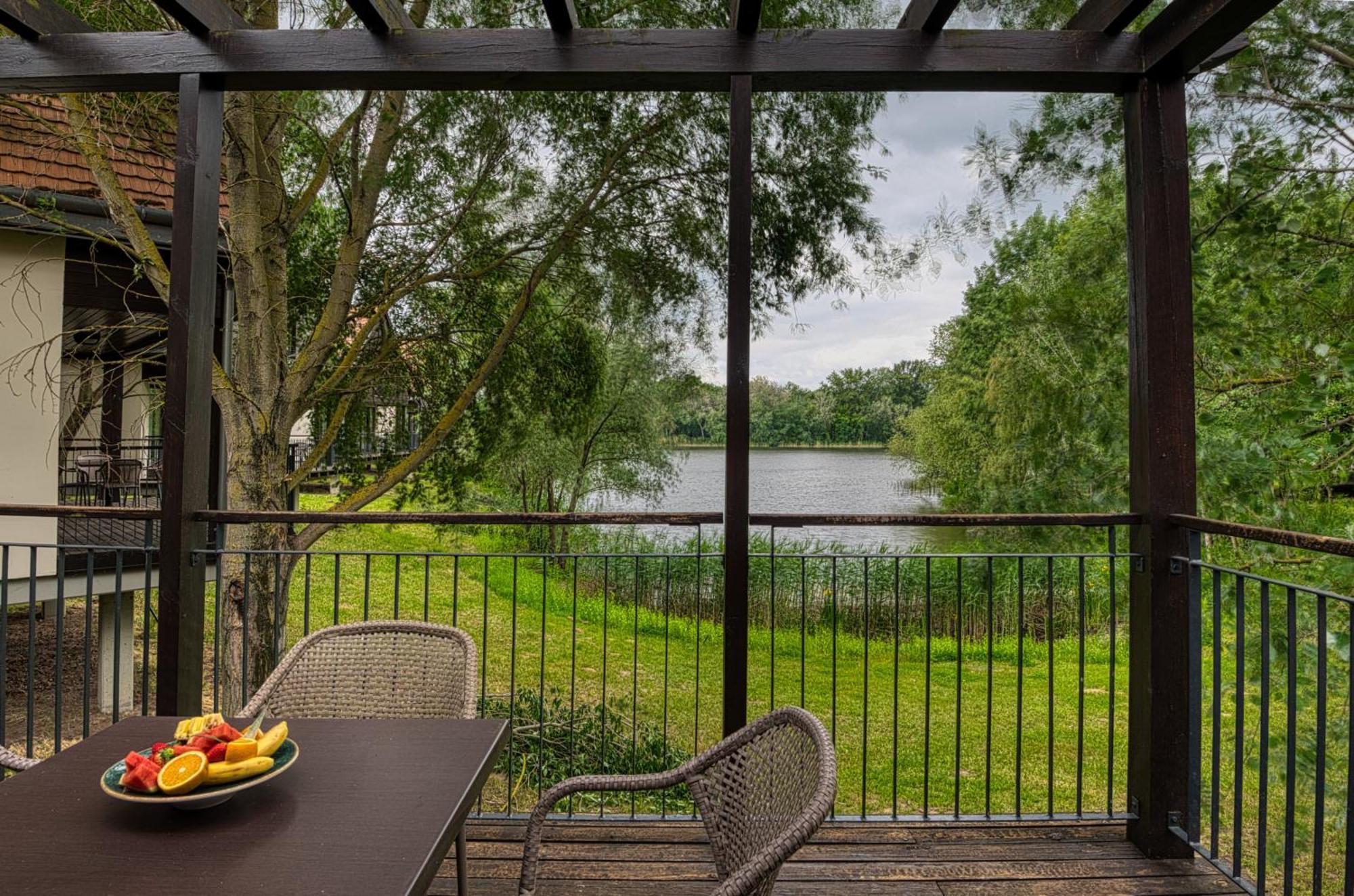 Tisza Balneum Hotel Tiszafured Ngoại thất bức ảnh