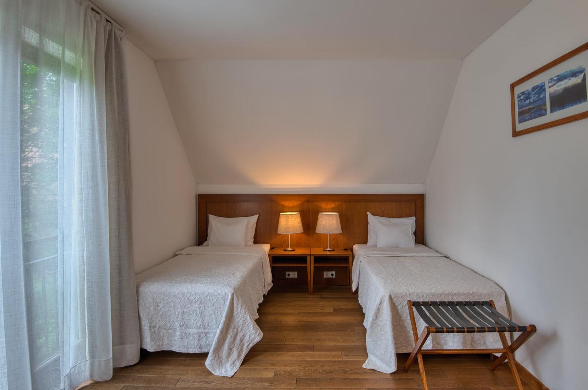 Tisza Balneum Hotel Tiszafured Ngoại thất bức ảnh