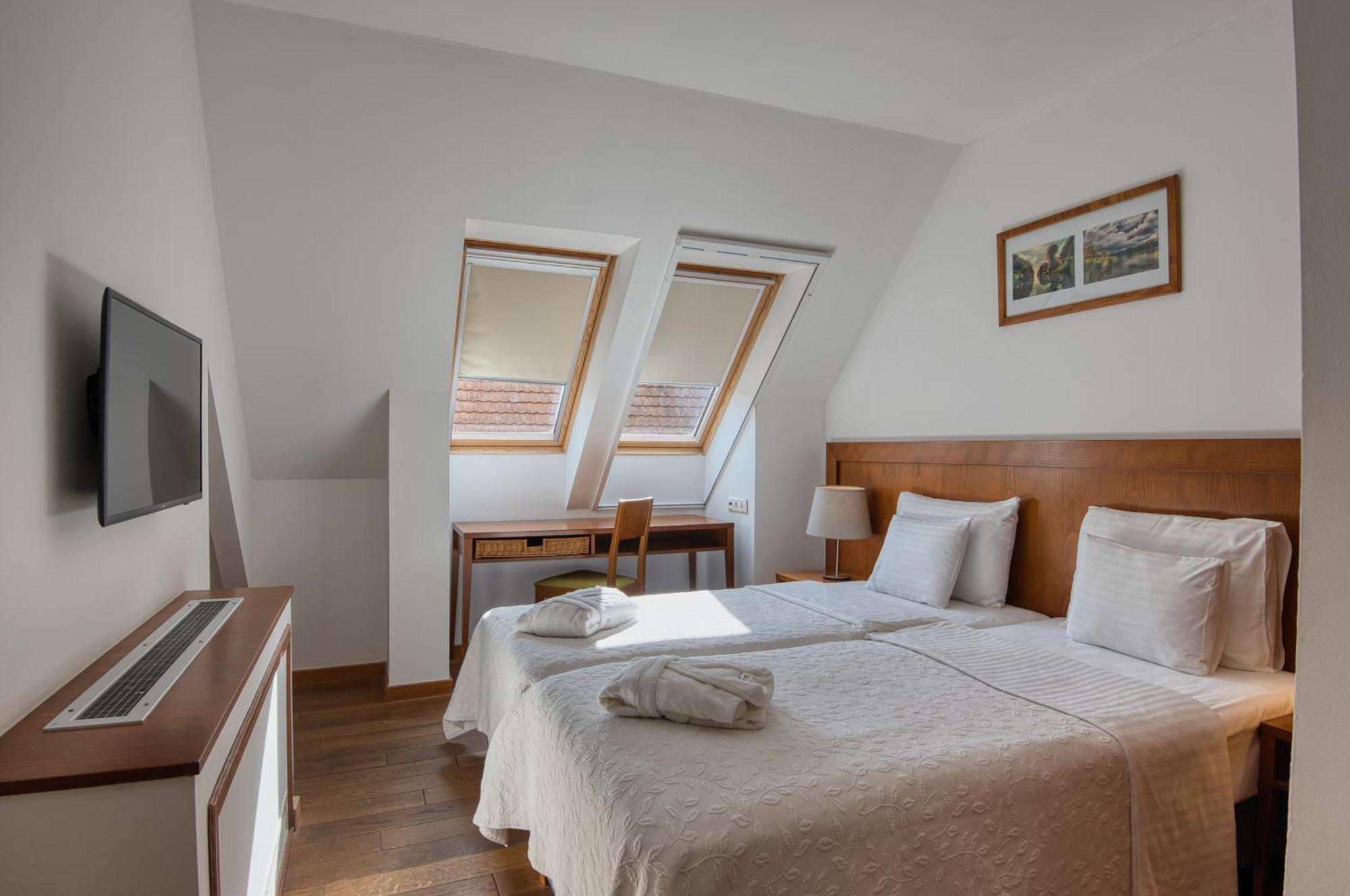 Tisza Balneum Hotel Tiszafured Ngoại thất bức ảnh