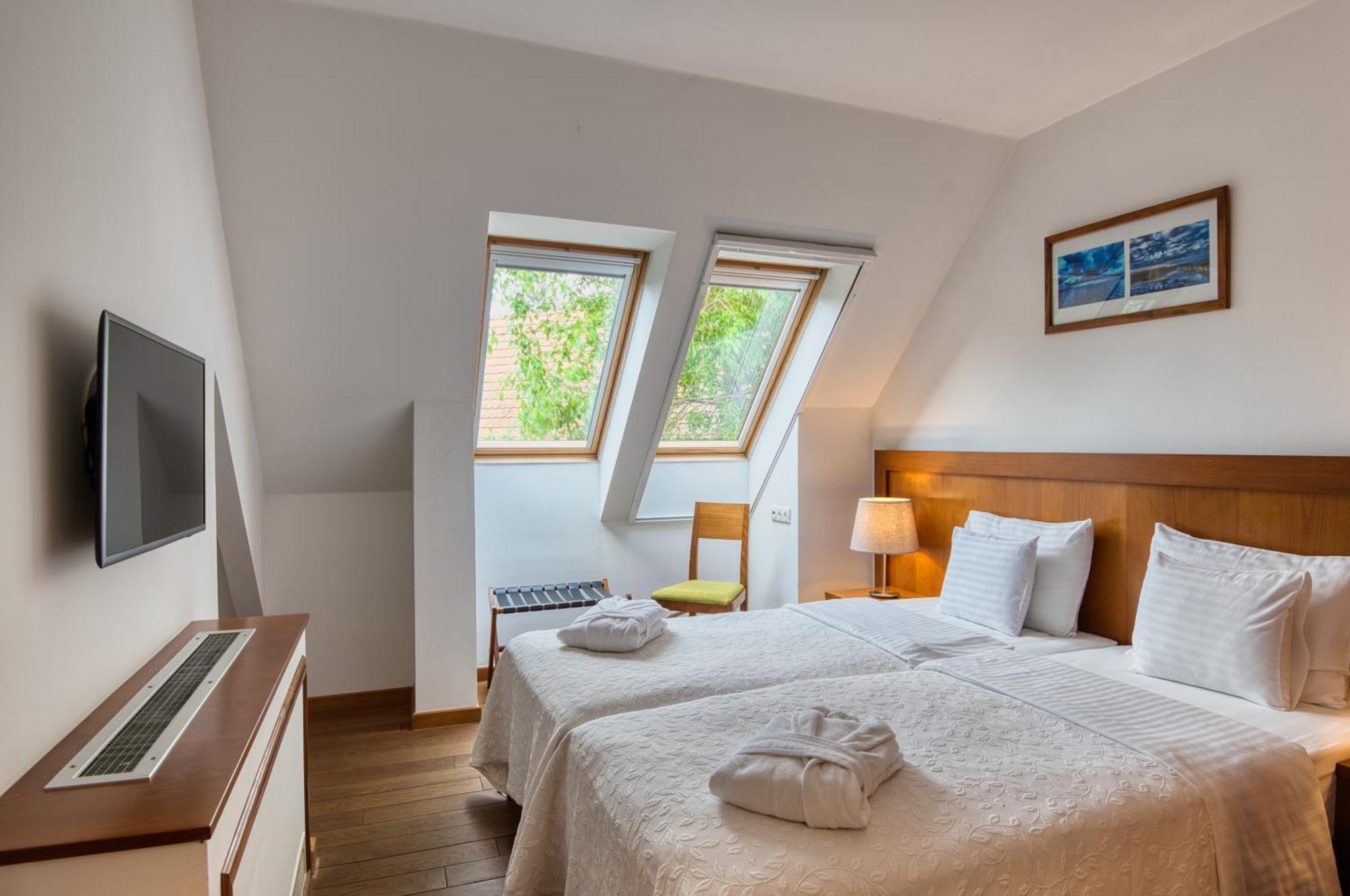 Tisza Balneum Hotel Tiszafured Ngoại thất bức ảnh